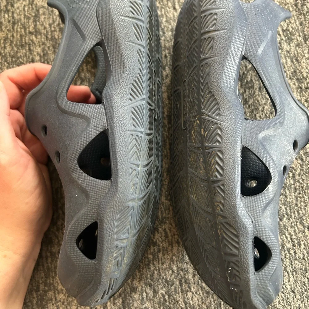 Crocs Size J2 Navy Blue Swiftwater Wave‎ Sandals
